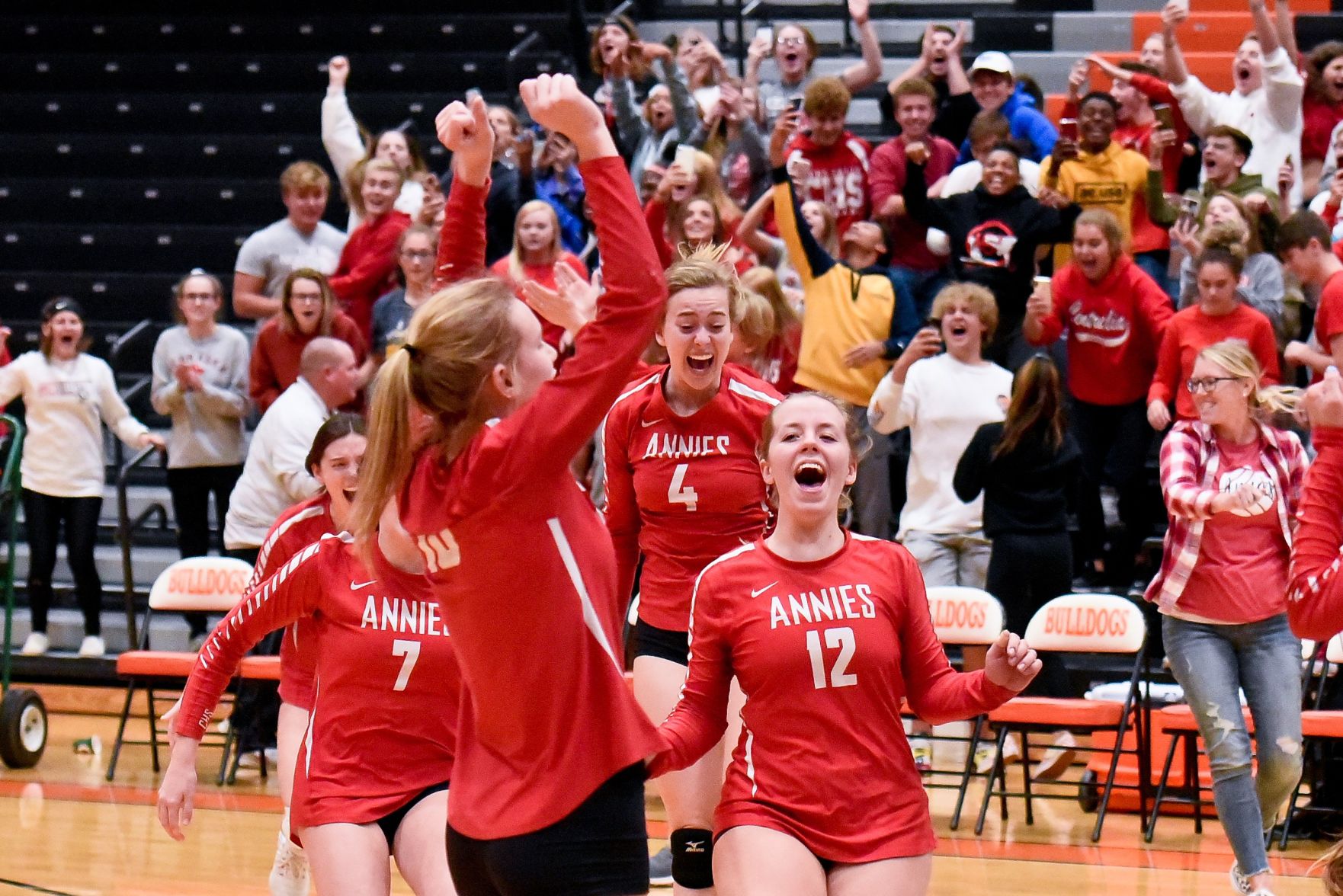 11/06/19 - Girls Volleyball - Illinois Sectional Final -Centralia vs Waterloo